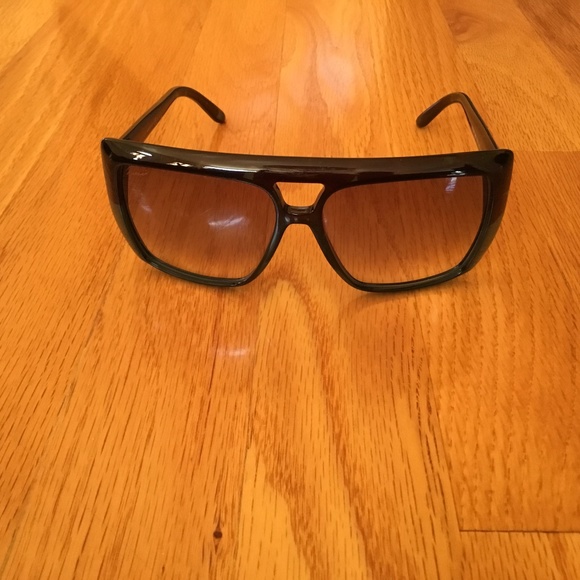 AUTHENTIC NEW GUCCI SUNGLASSES 🕶 - Picture 1 of 4